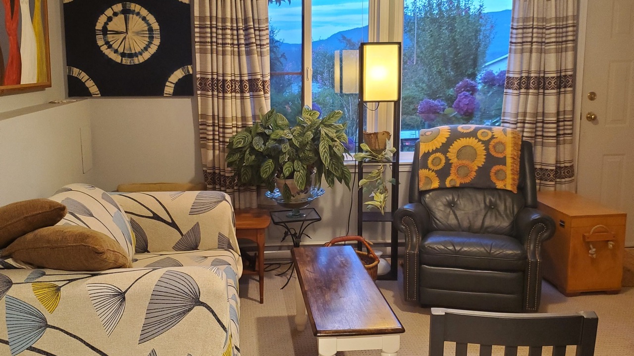 Photo of Livingroom in Cowichan Bay