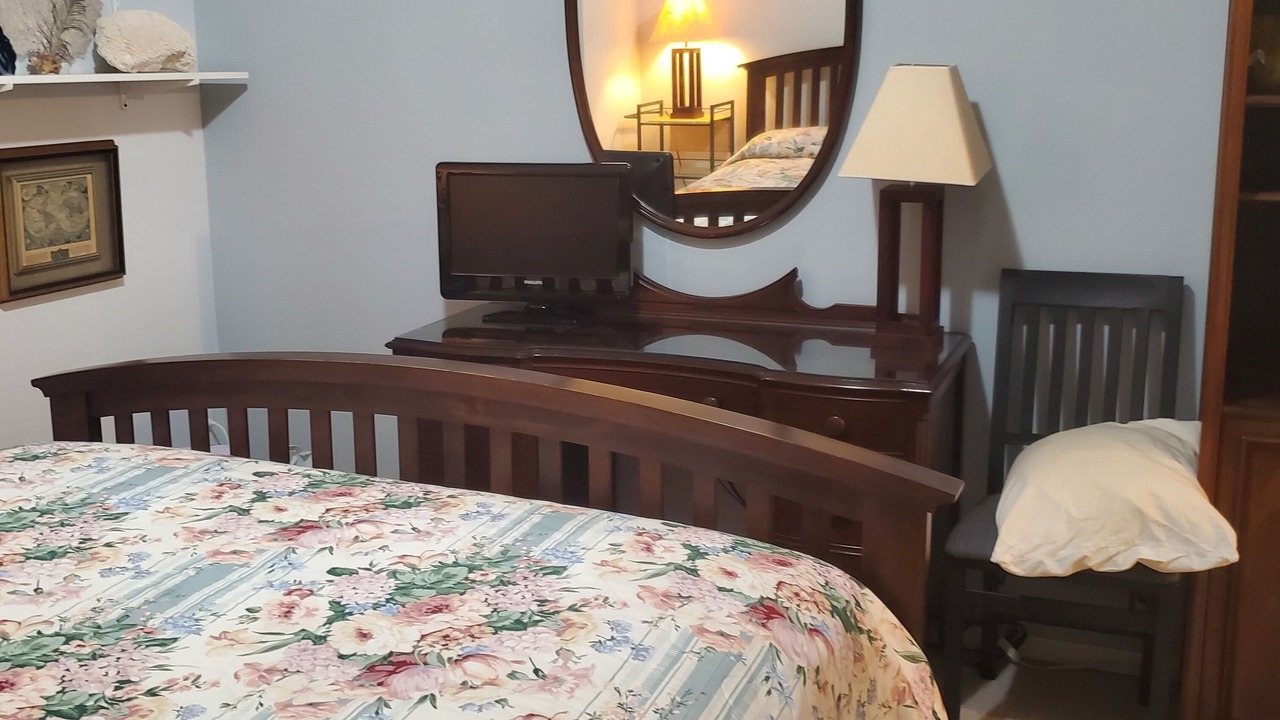Photo of Bedroom in Cowichan Bay