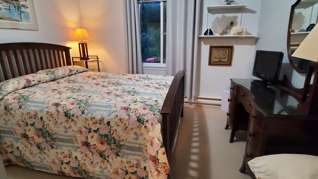 Photo of Bedroom in Cowichan Bay