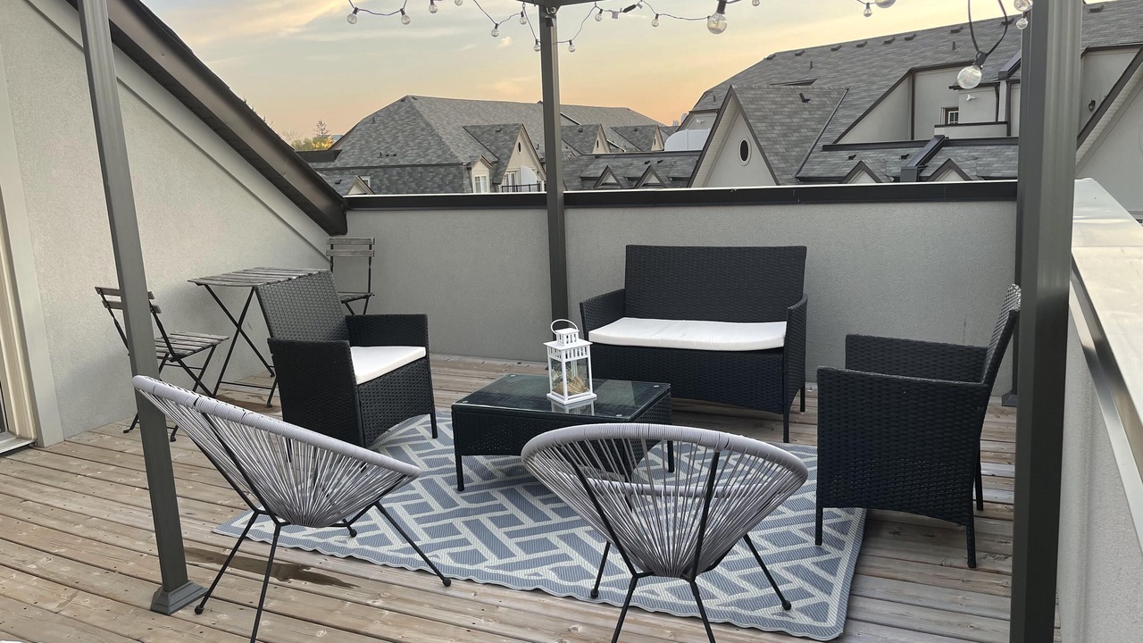 Photo of Patio Balcony in L'Amoreaux