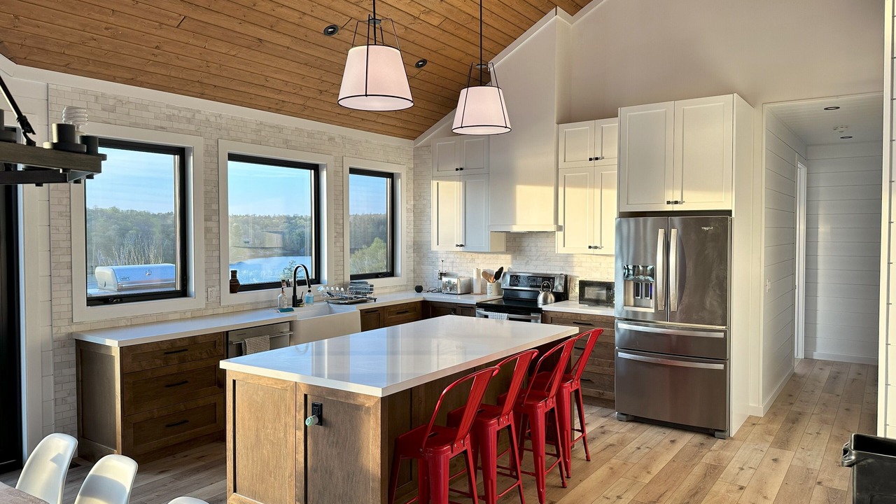 Photo of Kitchen in Unorganized Centre Parry Sound