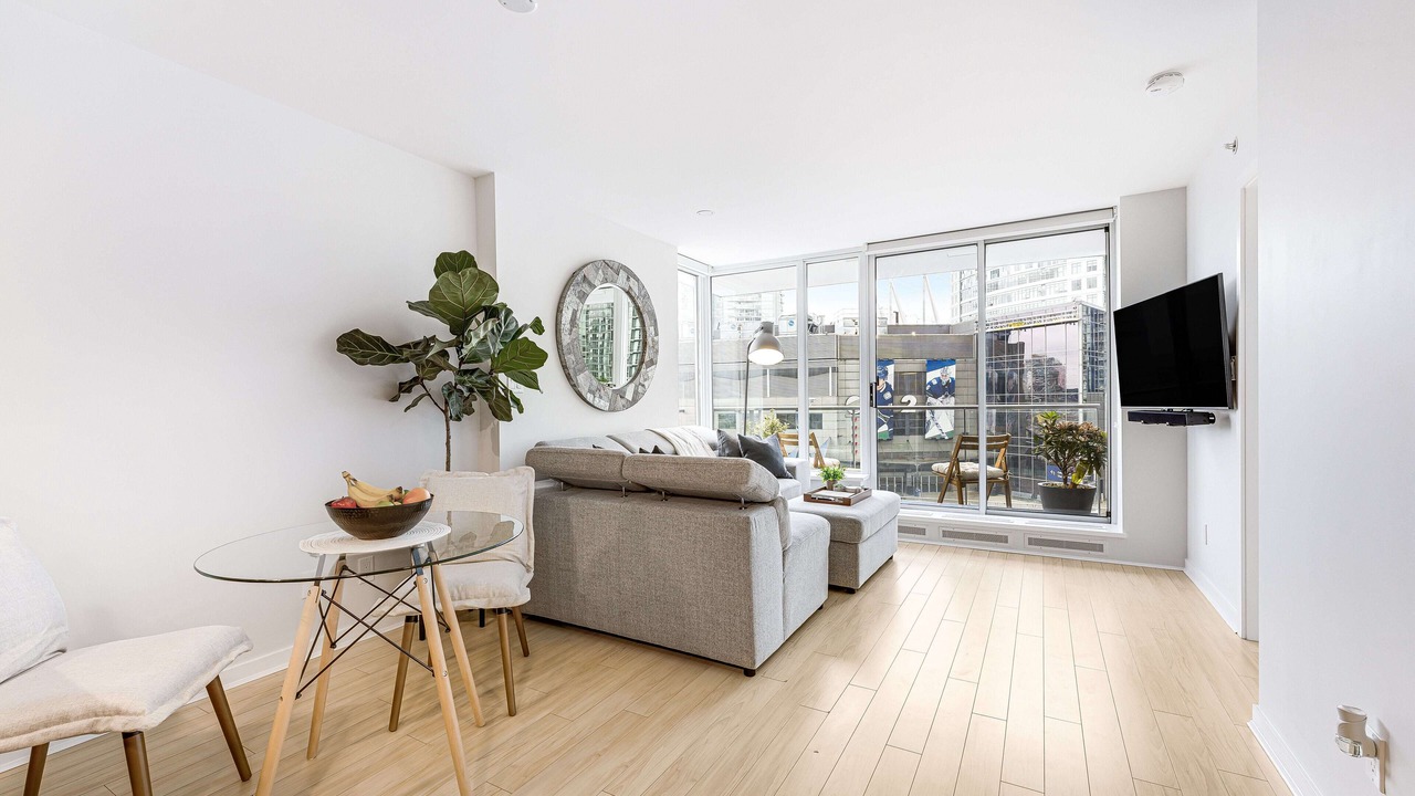 Photo of Livingroom in Crosstown