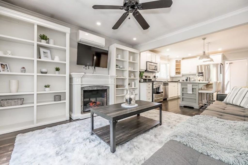 Photo of Livingroom in Alcona
