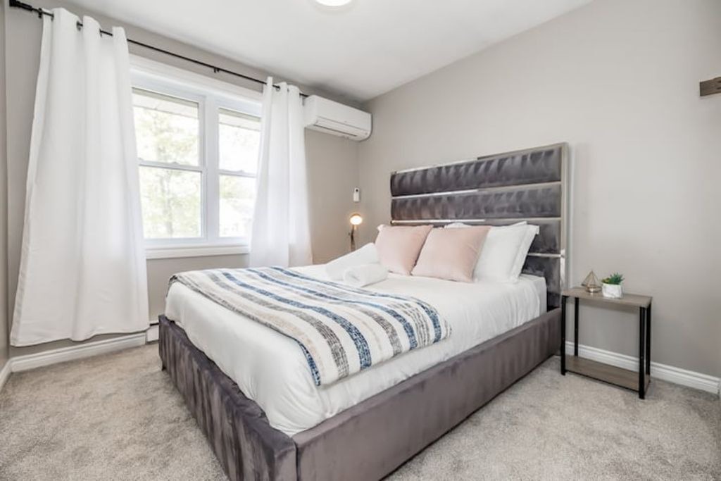 Photo of Bedroom in Alcona