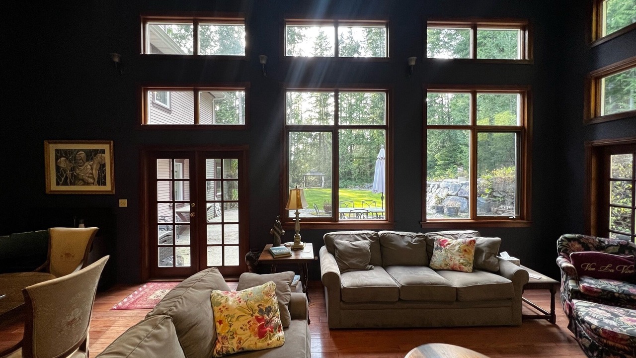 Photo of Livingroom in Roberts Creek
