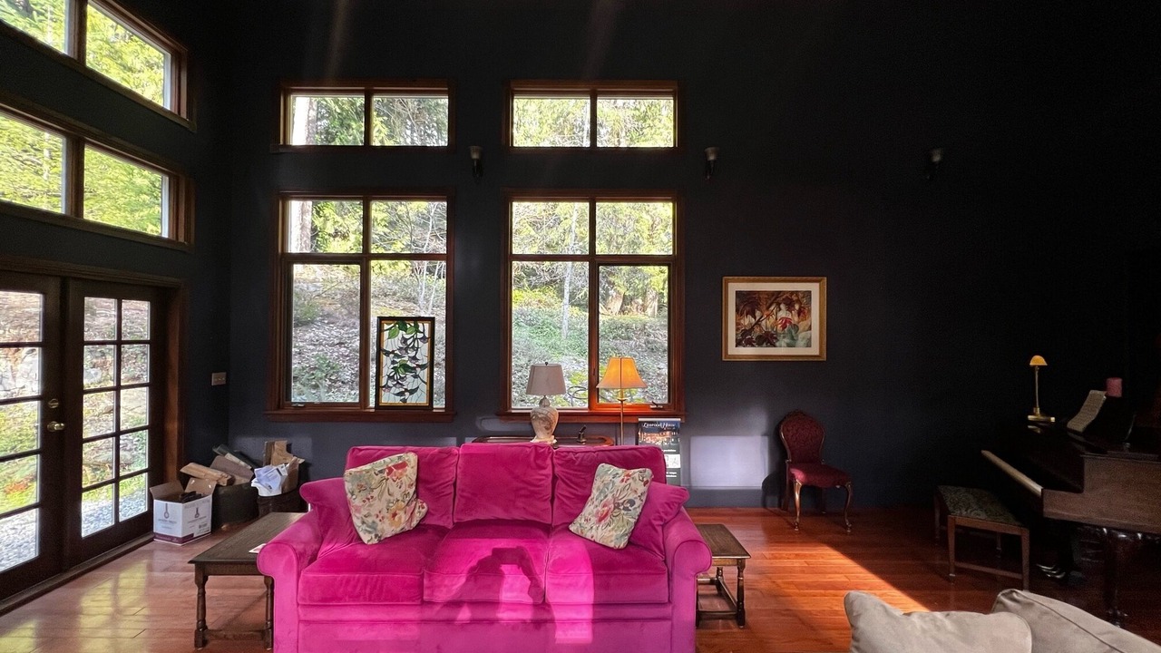 Photo of Livingroom in Roberts Creek