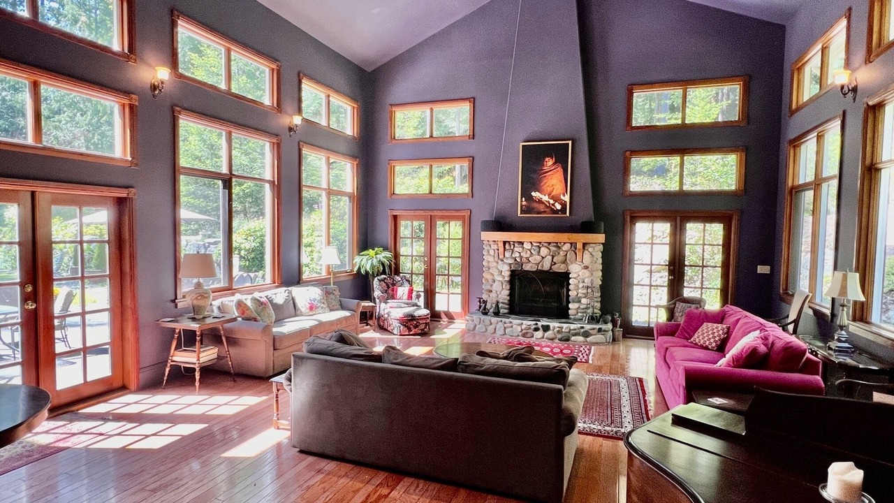 Photo of Livingroom in Roberts Creek