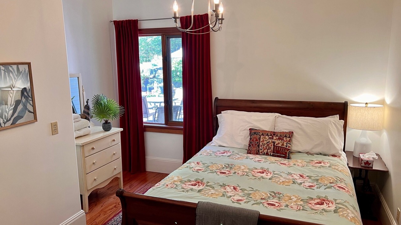 Photo of Bedroom in Roberts Creek