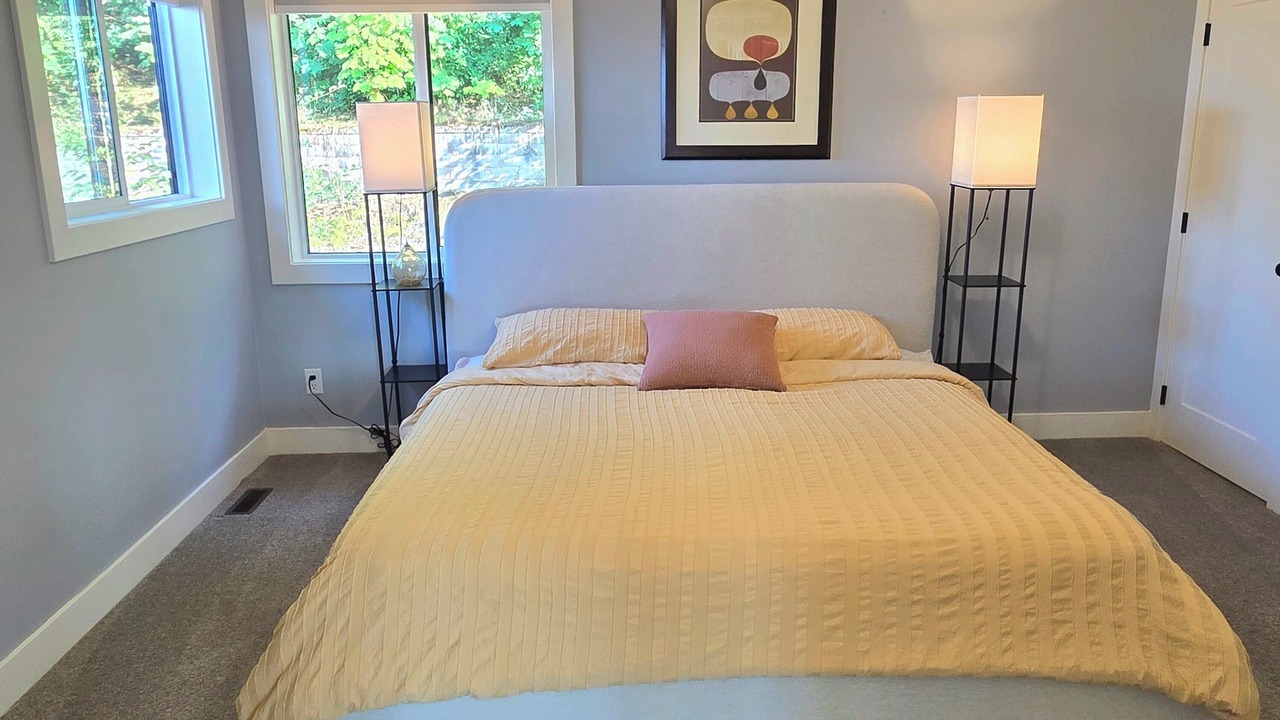 Photo of Bedroom in Promontory