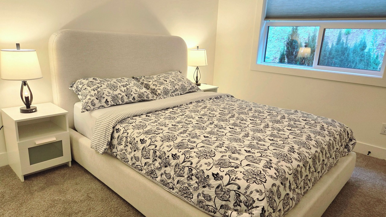 Photo of Bedroom in Promontory