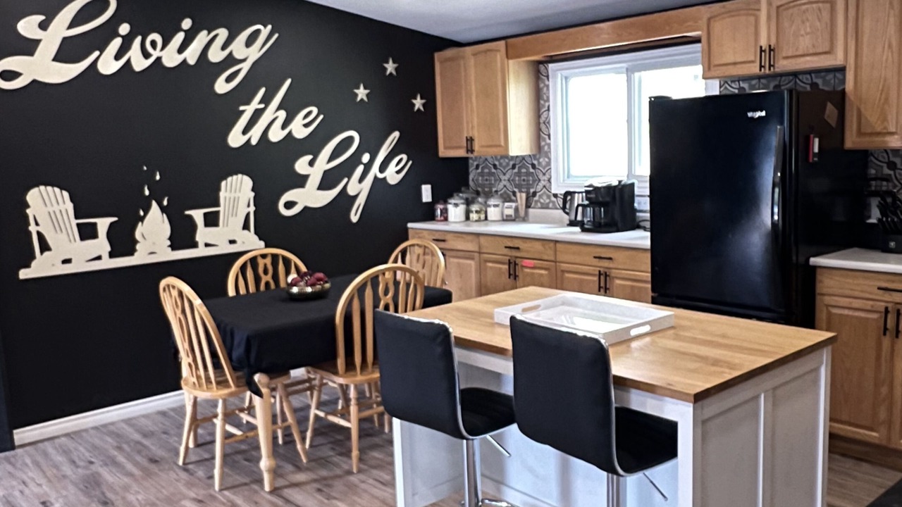 Photo of Kitchen in Algonquin Highlands