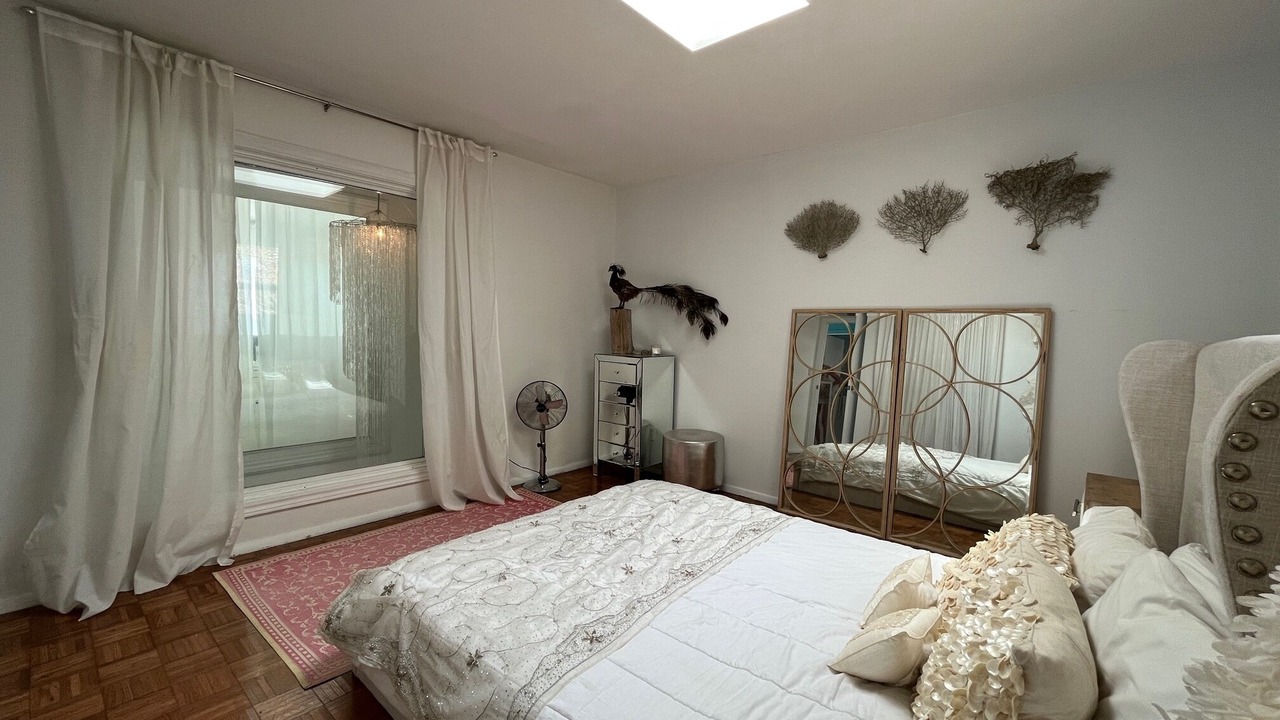 Photo of Bedroom in Crystal Beach