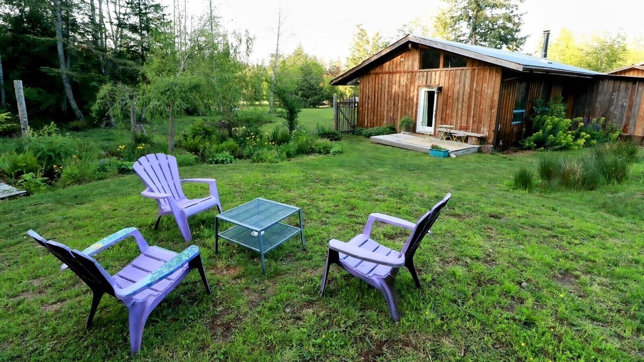 Photo of Patio Balcony in Denman Island