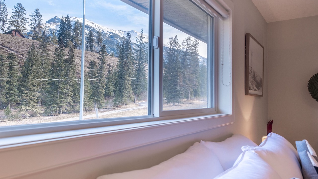 Photo of Bedroom in Cougar Creek
