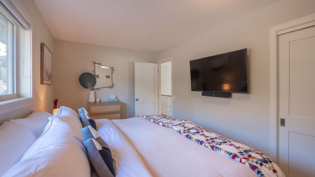 Photo of Bedroom in Cougar Creek