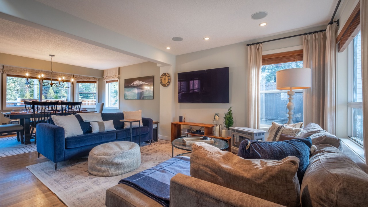 Photo of Livingroom in Cougar Creek