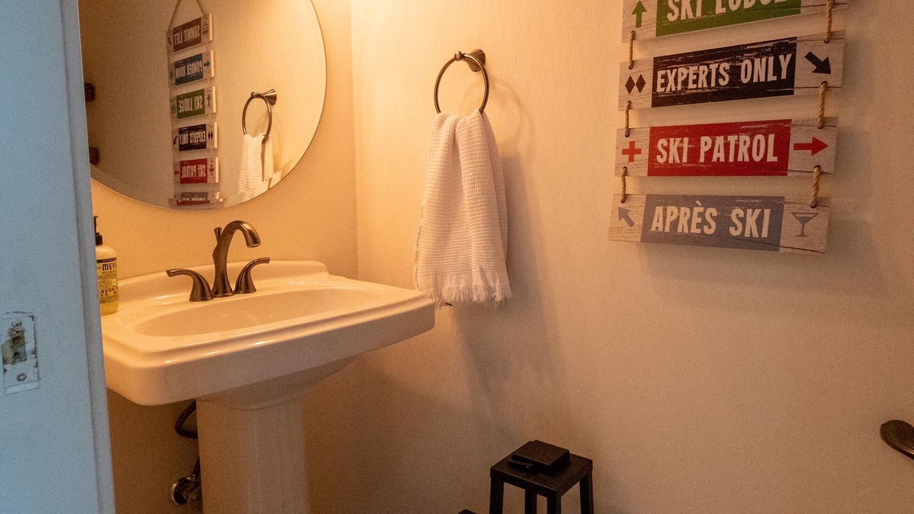 Photo of Bathroom in Cougar Creek