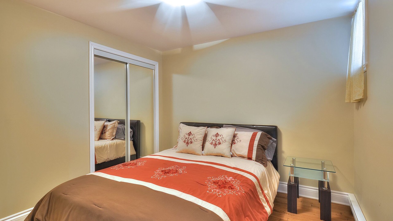Photo of Bedroom in Cote-Des-Neiges—Notre-Dame-De-Grace