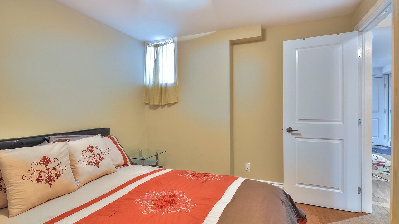 Photo of Bedroom in Cote-Des-Neiges—Notre-Dame-De-Grace