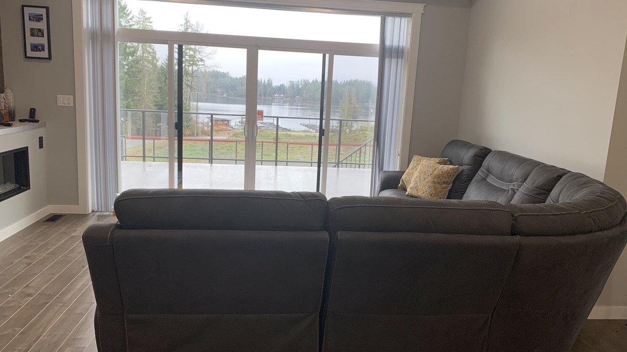 Photo of Livingroom in Sproat Lake