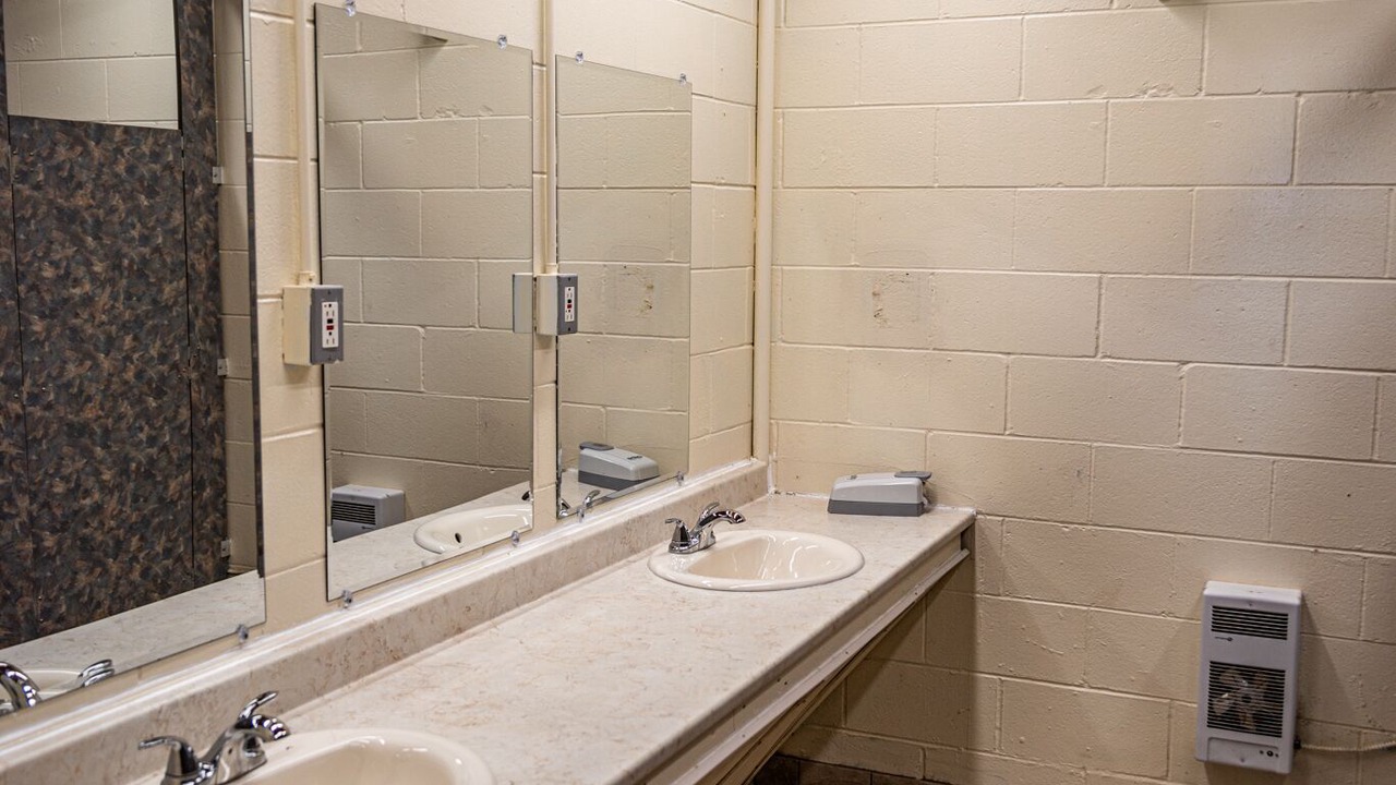 Photo of Bathroom in Lakehurst