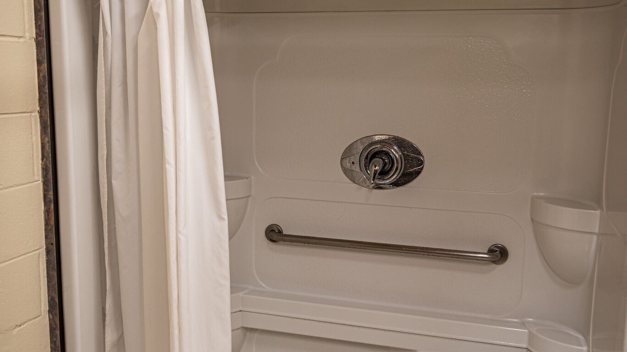Photo of Bathroom in Lakehurst