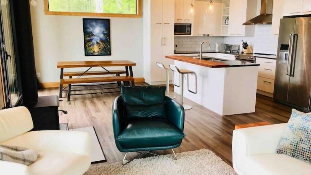 Photo of Livingroom in Juan de Fuca Electoral Area