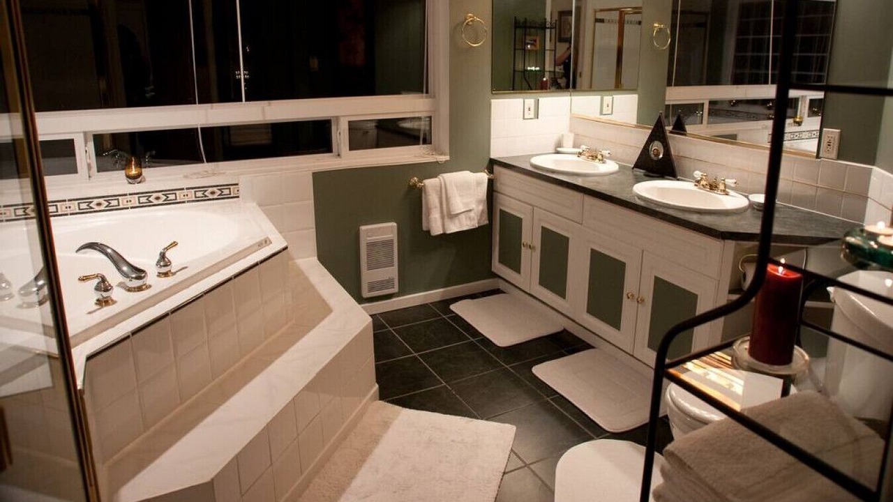 Photo of Bathroom in Regional District of Nanaimo