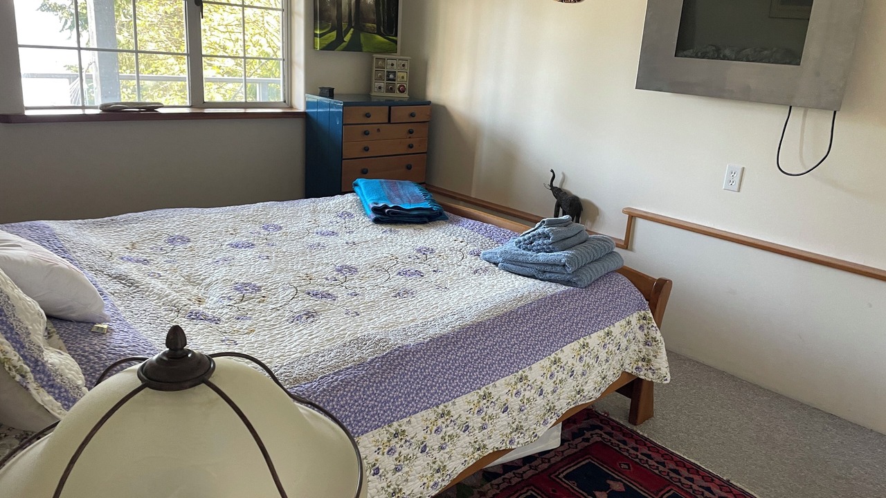 Photo of Bedroom in Salt Spring Island