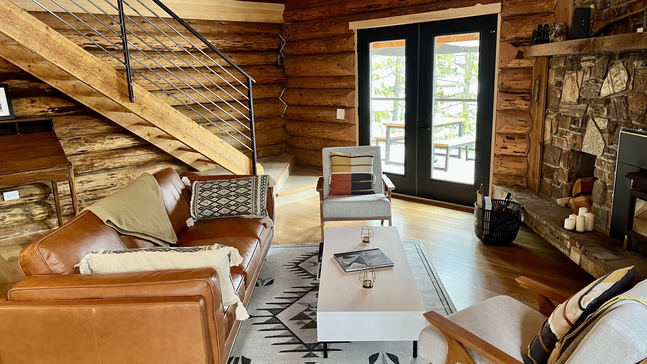 Photo of Livingroom in Central Kootenay