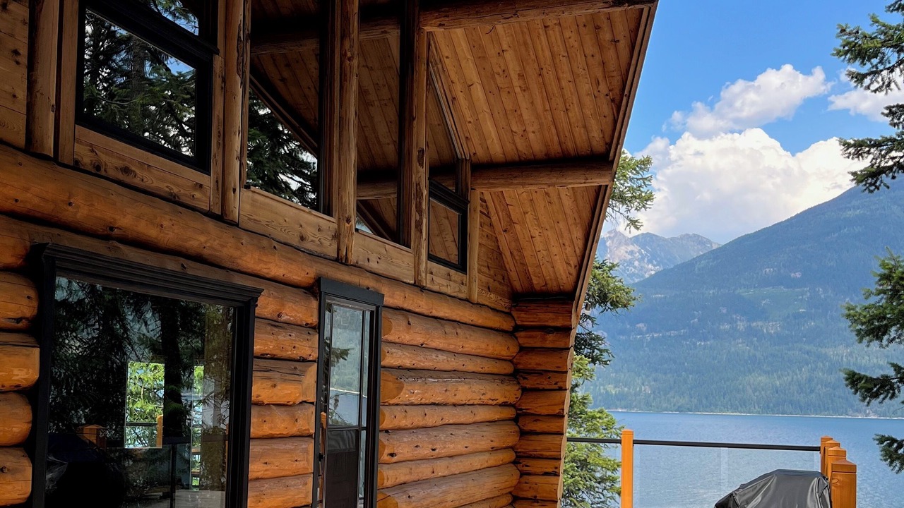 Photo of Patio Balcony in Central Kootenay