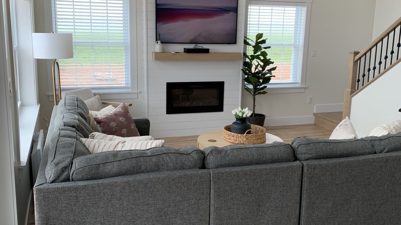 Photo of Livingroom in Red House