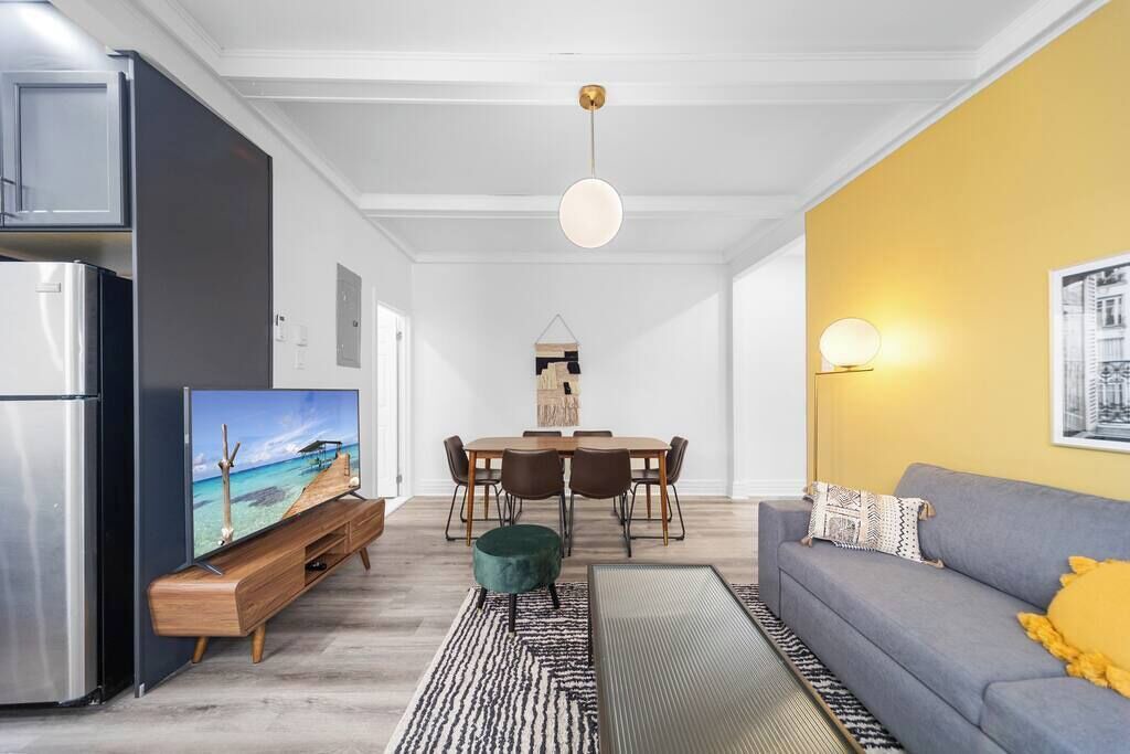 Photo of Livingroom in Cote-Des-Neiges—Notre-Dame-De-Grace