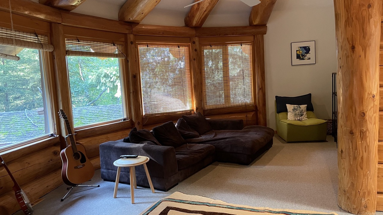 Photo of Livingroom in Bowen Island