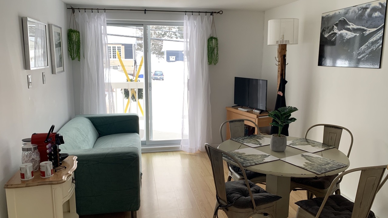 Photo of Livingroom in Val Morin