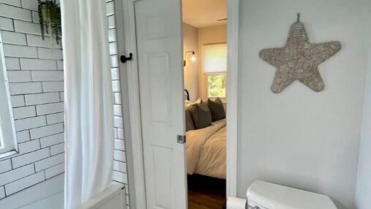 Photo of Bathroom in Amherstburg