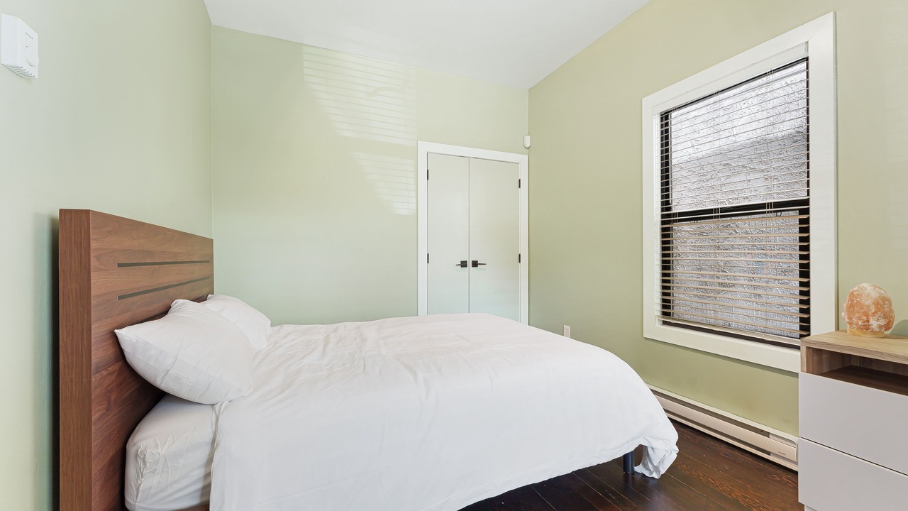 Photo of Bedroom in Downtown Eastside
