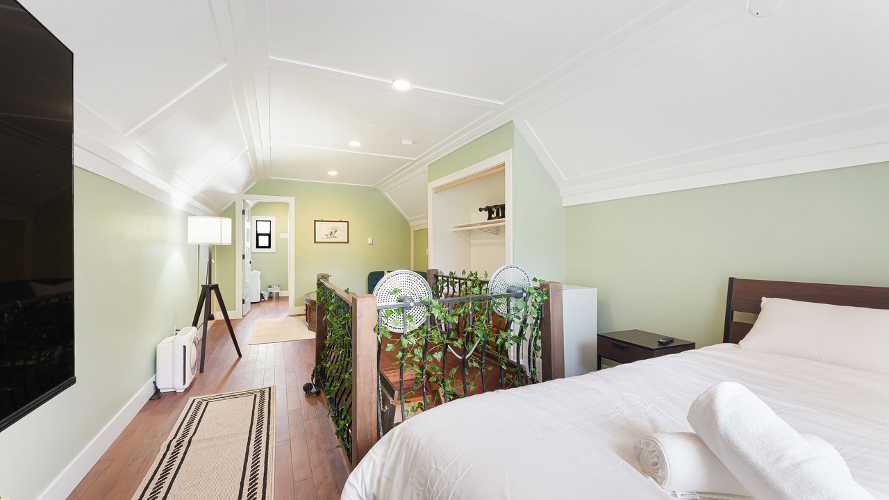 Photo of Bedroom in Downtown Eastside
