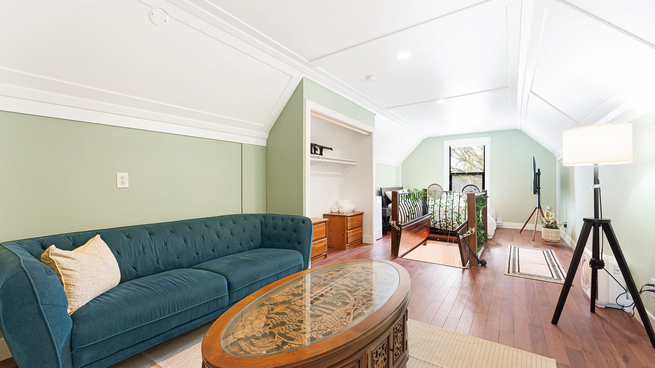 Photo of Livingroom in Downtown Eastside