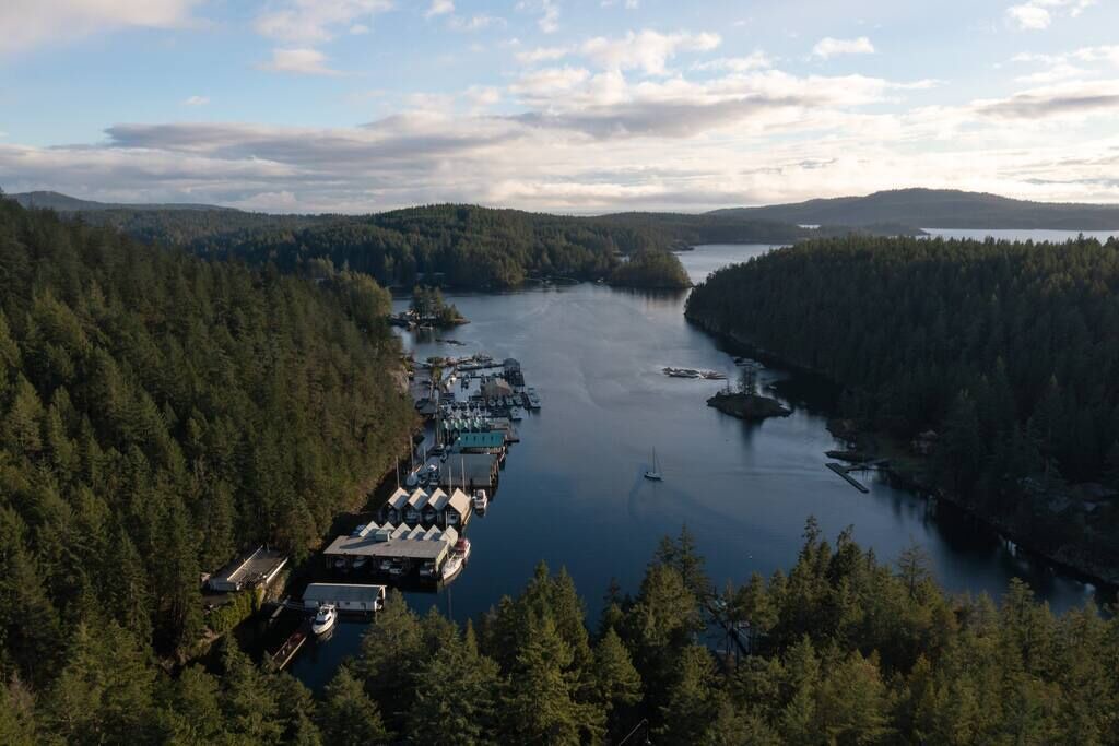 Photo of Others in Halfmoon Bay