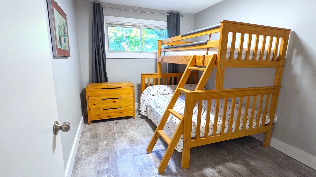 Photo of Bedroom in Sauble Beach