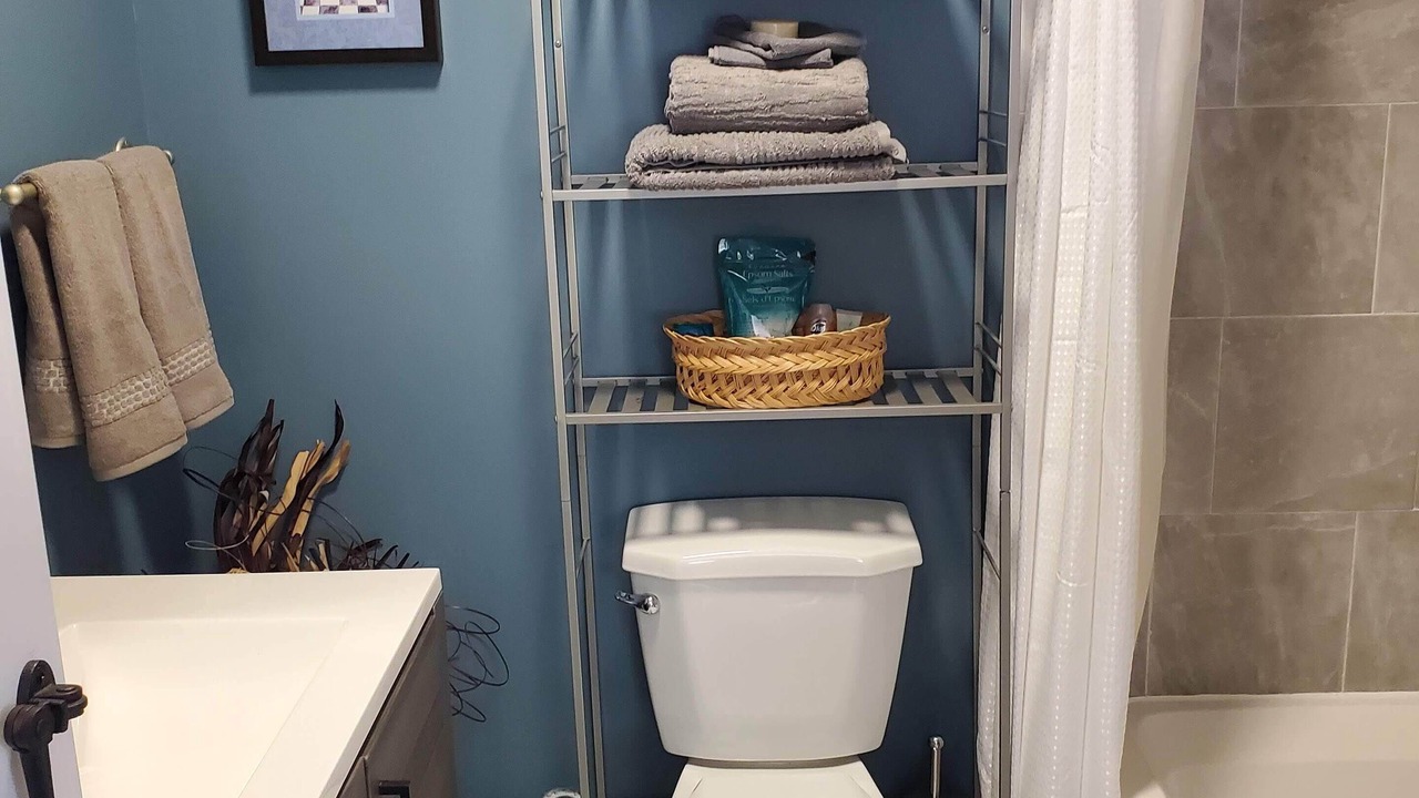 Photo of Bathroom in Lake Cowichan