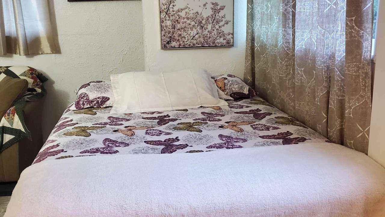 Photo of Bedroom in Lake Cowichan