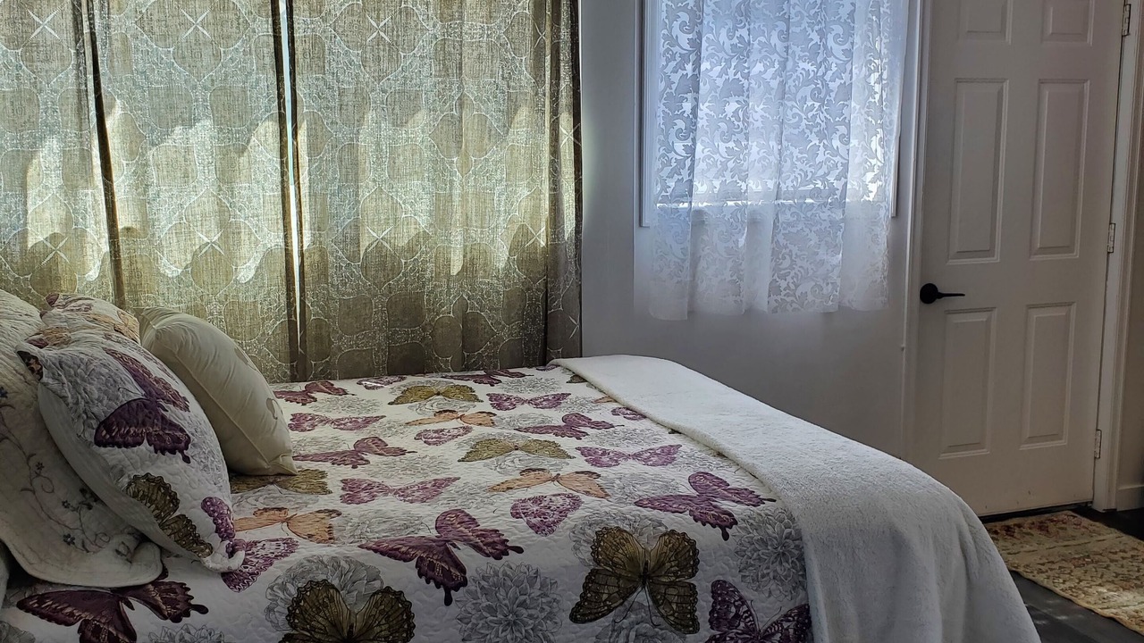 Photo of Bedroom in Lake Cowichan