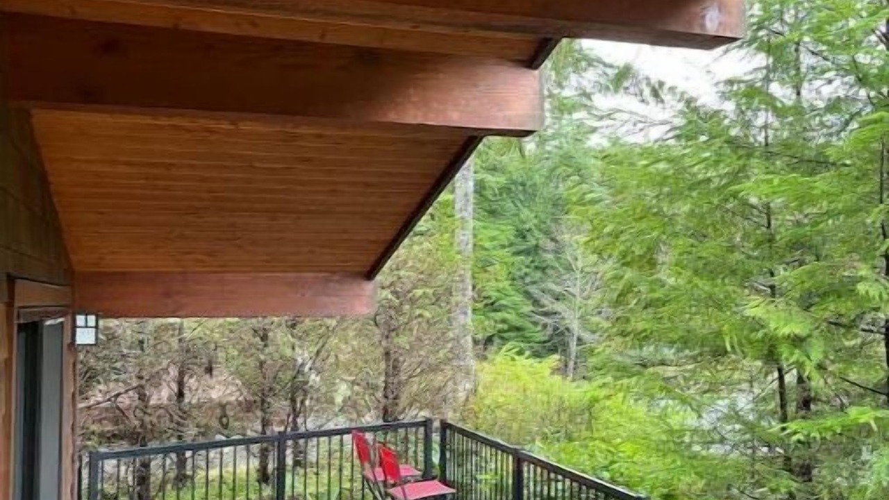 Photo of Patio Balcony in Port Renfrew