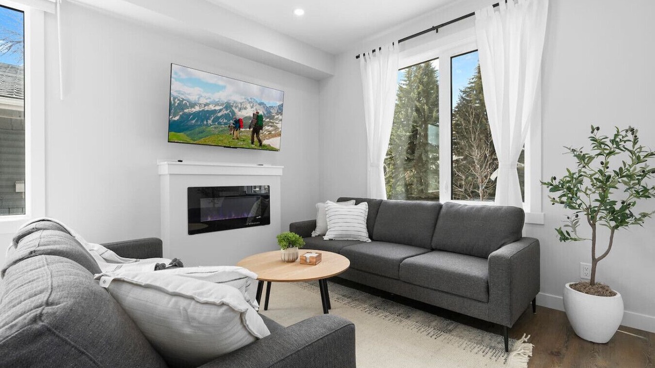 Photo of Livingroom in Jasper Place