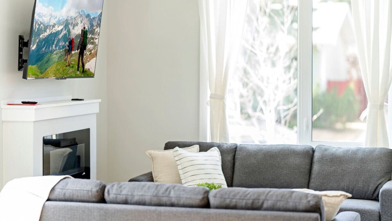 Photo of Livingroom in Jasper Place