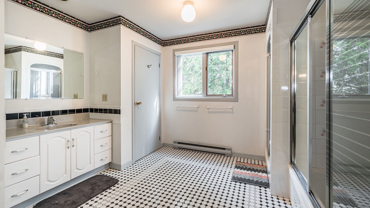 Photo of Bathroom in Lion's Head