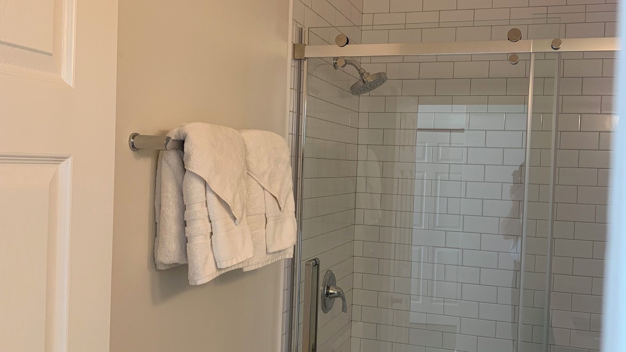 Photo of Bathroom in Little Pond