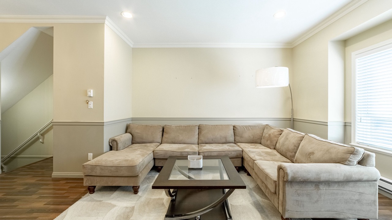 Photo of Livingroom in Richmond City Centre